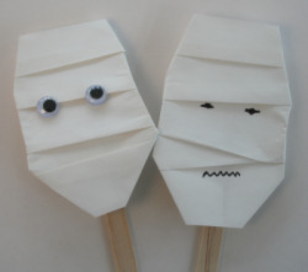 10 Adorable Origami Makes for Halloween