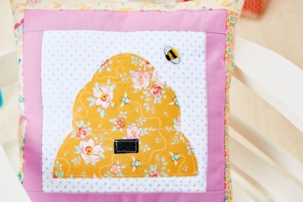12 Bee-utiful crafts to keep you busy